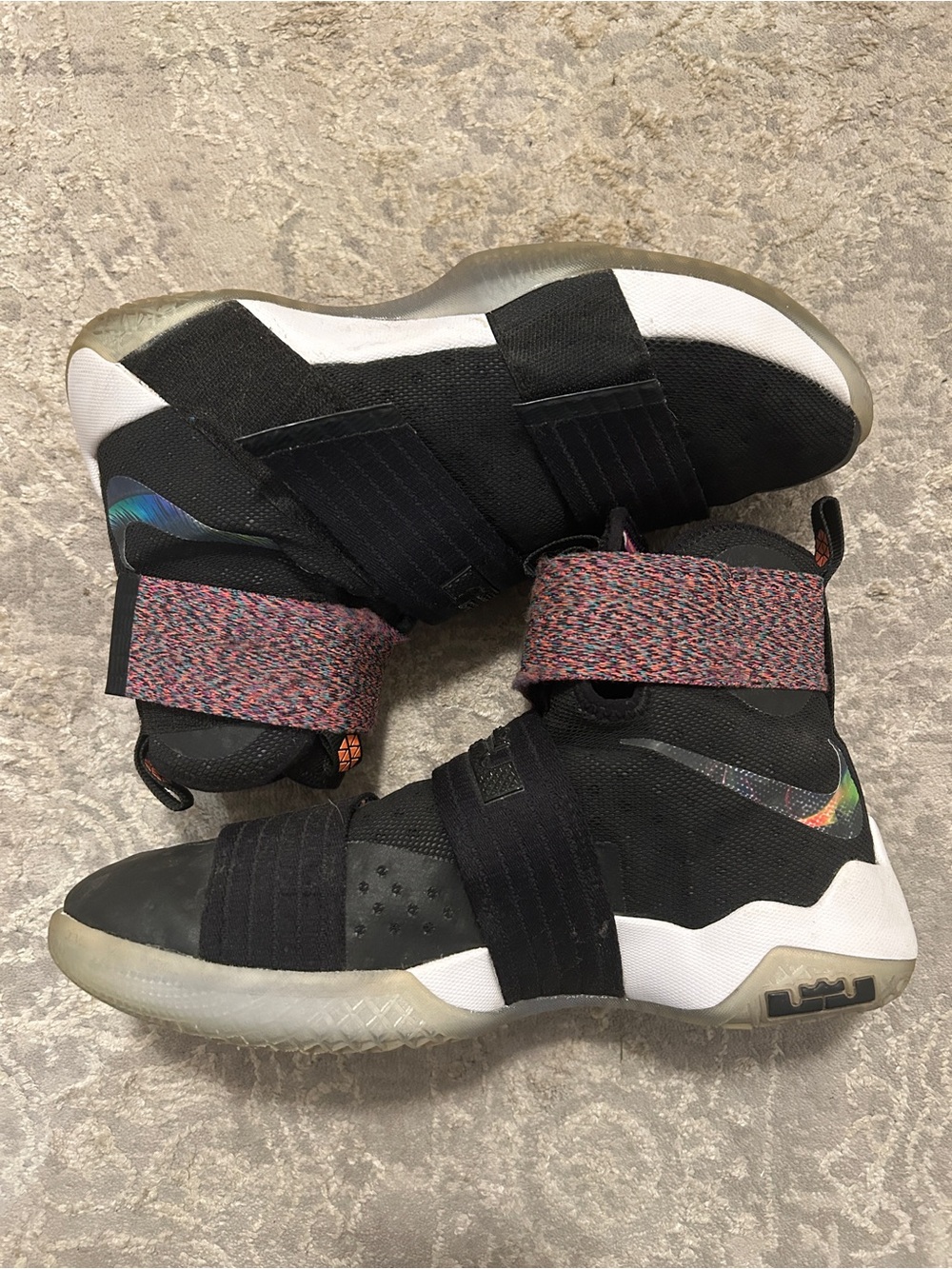 Nike LeBron 10 soldier- Size 8 in great condition
No box